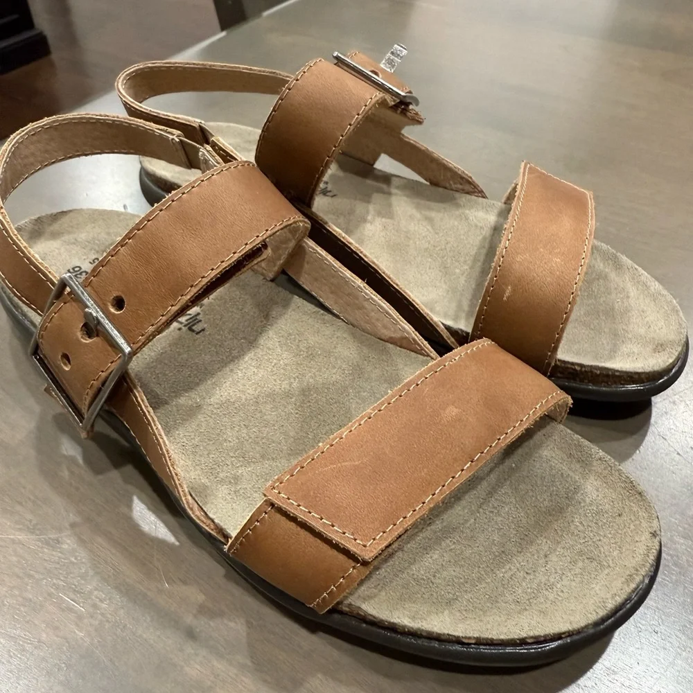 NAOT NEW Size 5.5 (36 )Footwear Women's Norah Sandal in Latte Brown Lthr